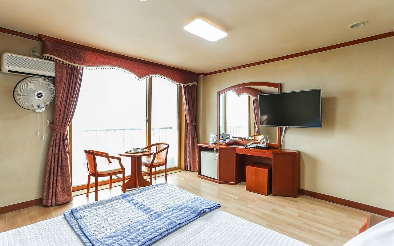 Sun Motel Gangneung Exterior photo